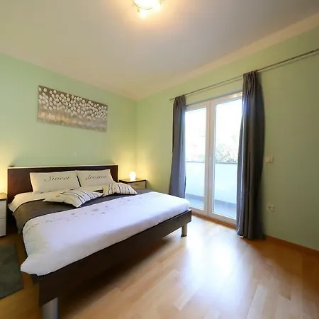 Luxury Nada With Pool Appartamento