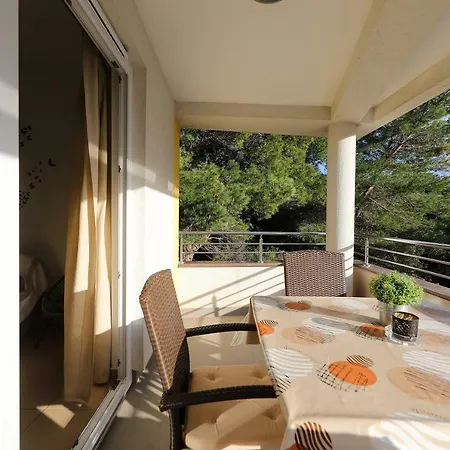 Luxury Nada With Pool * Petrcane