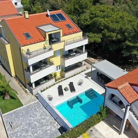 Appartamento Luxury Nada With Pool