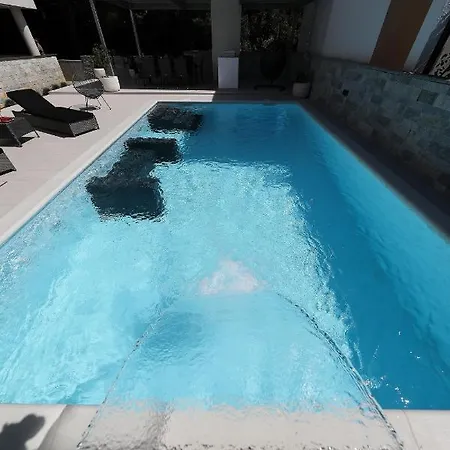 Luxury Nada With Pool Lejlighed Petrcane