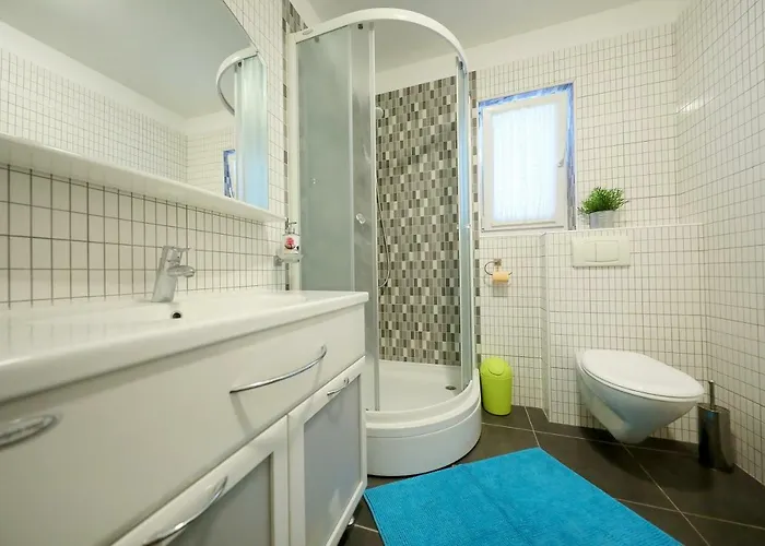 Luxury Nada With Pool * Petrcane