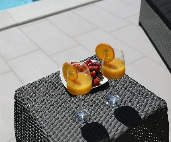 Luxury Nada With Pool *