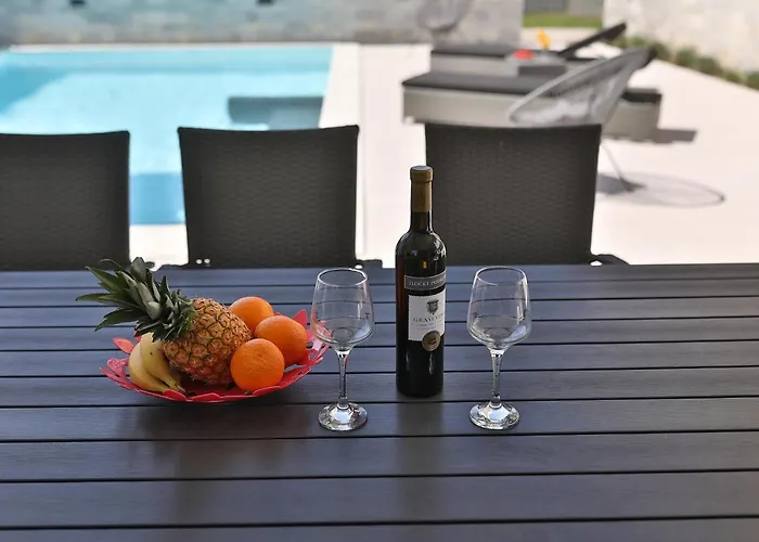 Lejlighed Luxury Nada With Pool