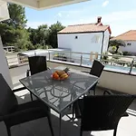 Luxury Nada With Pool Apartment Petrcane