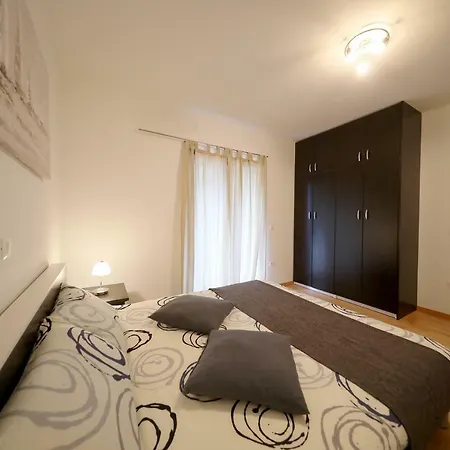 Luxury Nada With Pool פטרצ'אנה