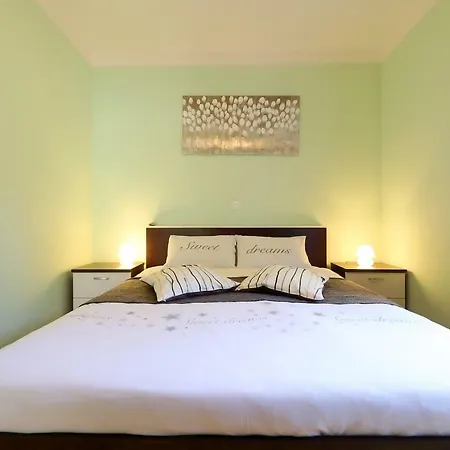 Luxury Nada With Pool アパート