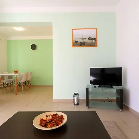 Luxury Nada With Pool アパート