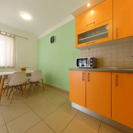 Luxury Nada With Pool Petrčane