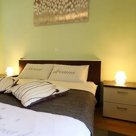 Luxury Nada With Pool ペトルチャネ