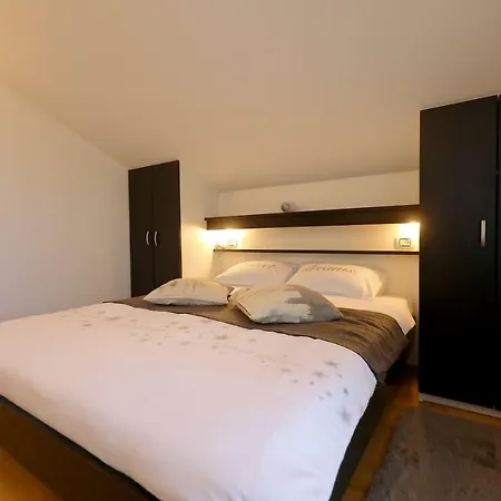 Luxury Nada With Pool