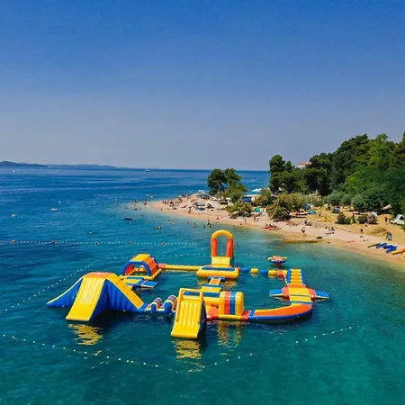 アパート Luxury Nada With Pool ペトルチャネ