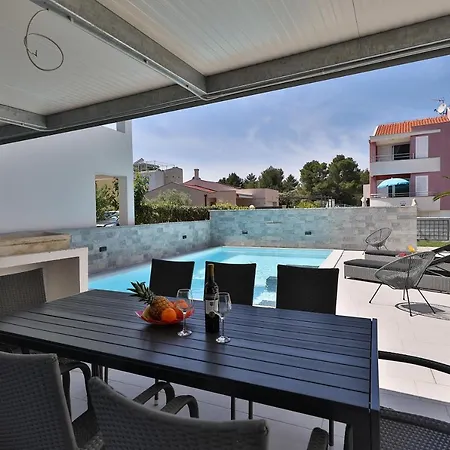 Apartman Luxury Nada With Pool