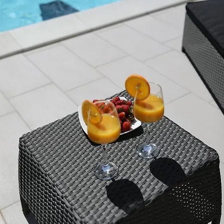 Luxury Nada With Pool *