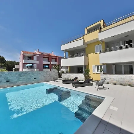 Apartment Luxury Nada With Pool Petrcane