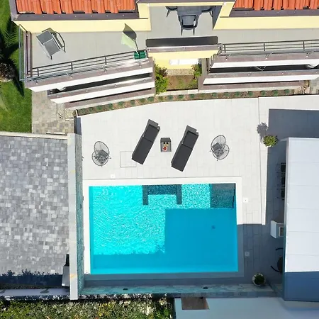 Luxury Nada With Pool Lejlighed *