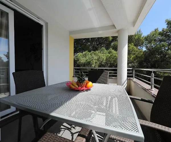 Luxury Nada With Pool Apartament
