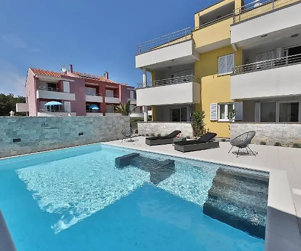 Luxury Nada With Pool *